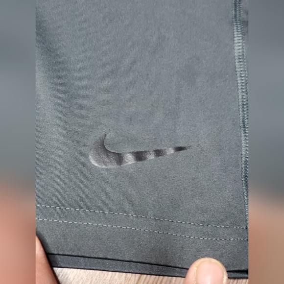 "SOLD" Nike dri-fit sports shorts M euc - Picture 5 of 5